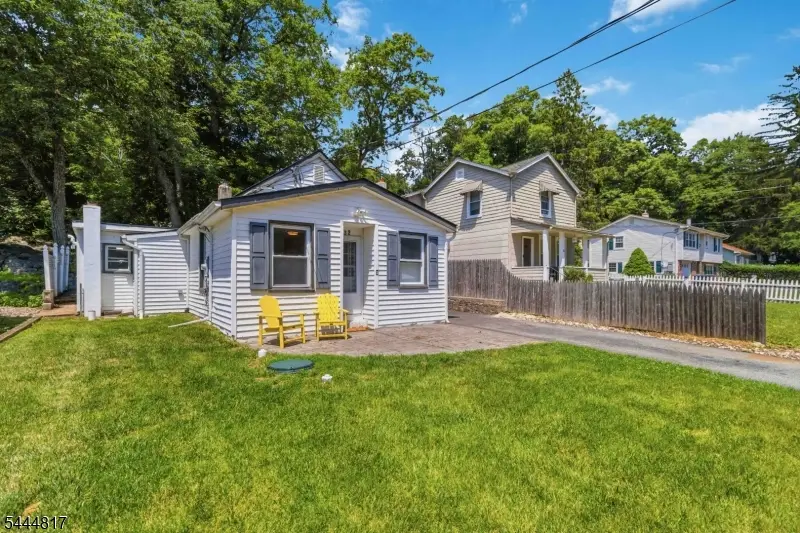 32 Schwarz Blvd, Lake Hopatcong, NJ 07849 - #1
