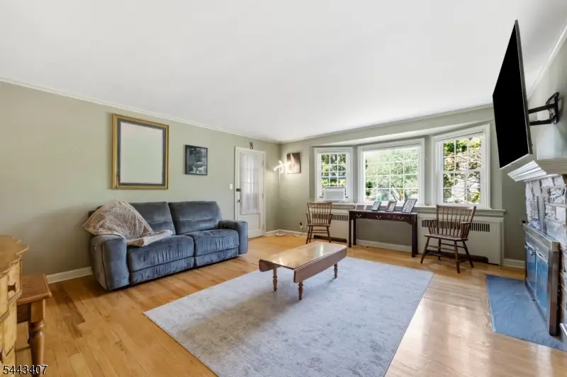 358 Galloping Hill Rd, Roselle Park, NJ 07204 - #3
