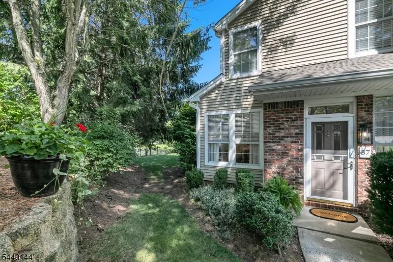 37 High Pond Lane, The Hills, NJ 07921 - #3