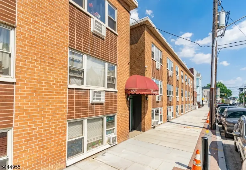 120 32nd St #3P, Union City, NJ 07087 - #3