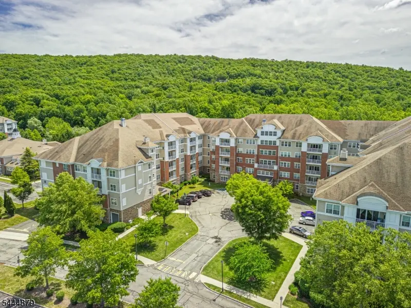8421 Warrens Way #421, Wanaque, NJ 07465 - #1