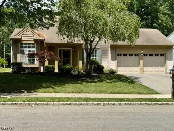 20 Winding Brook Ln, Jefferson Twp., NJ 07438