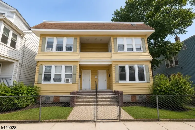 136 Dewey St, Newark, NJ 07112 - #1