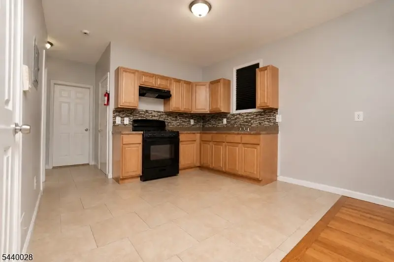 136 Dewey St, Newark, NJ 07112 - #3