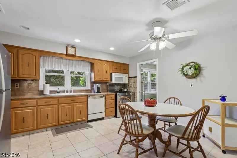 270 Midwood Rd, Paramus, NJ 07652 - #2