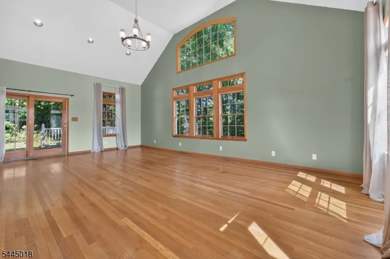 23 Blueberry Hl, Glen Gardner, NJ 08826 - #3