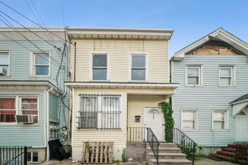 222 Astor St, Newark, NJ 07114 - #1