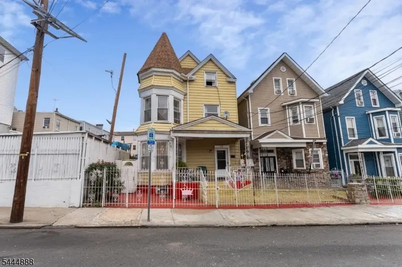 65 Taylor St, Newark, NJ 07104 - #2