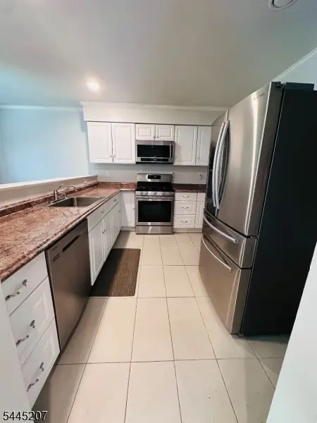 231 Mcauliffe Ct, Franklin, NJ 08873 - #3