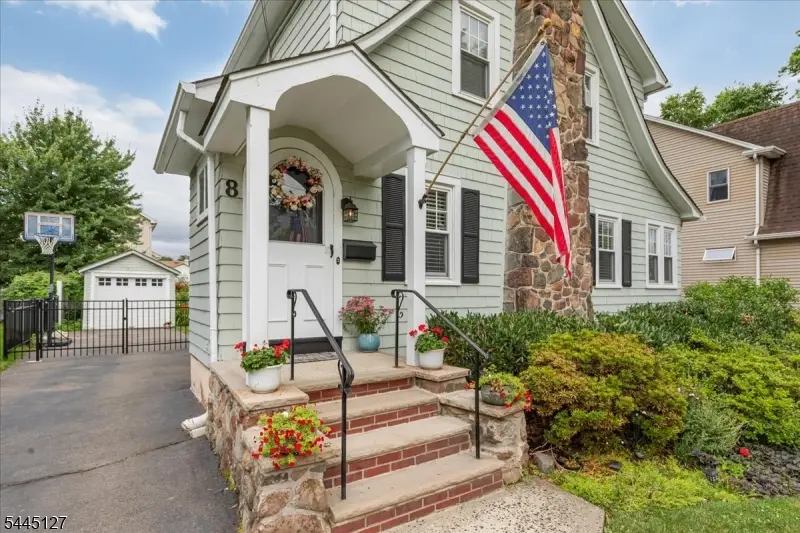 8 Oak Ln, Cranford, NJ 07016 - #3