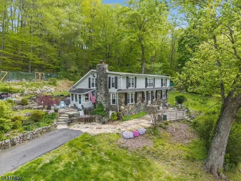 30-32 Hoffmans Crossing R, Lebanon, NJ 07830 - #2