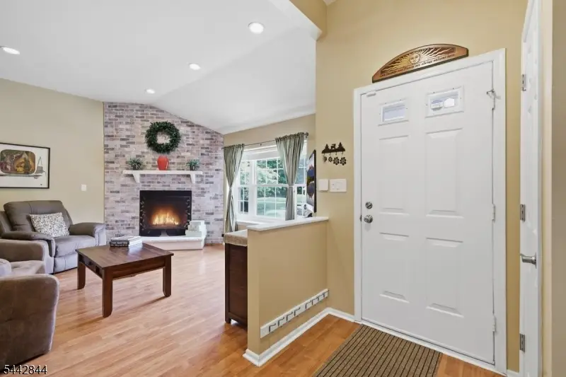 138 Sunnyvale Ct, Franklin, NJ 08873 - #2