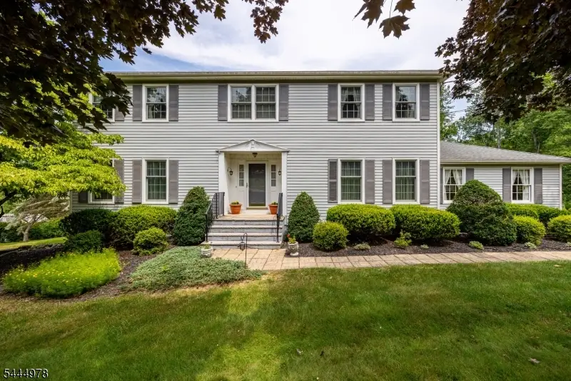 31 Stratfordshire Dr, Sussex, NJ 07461 - #1