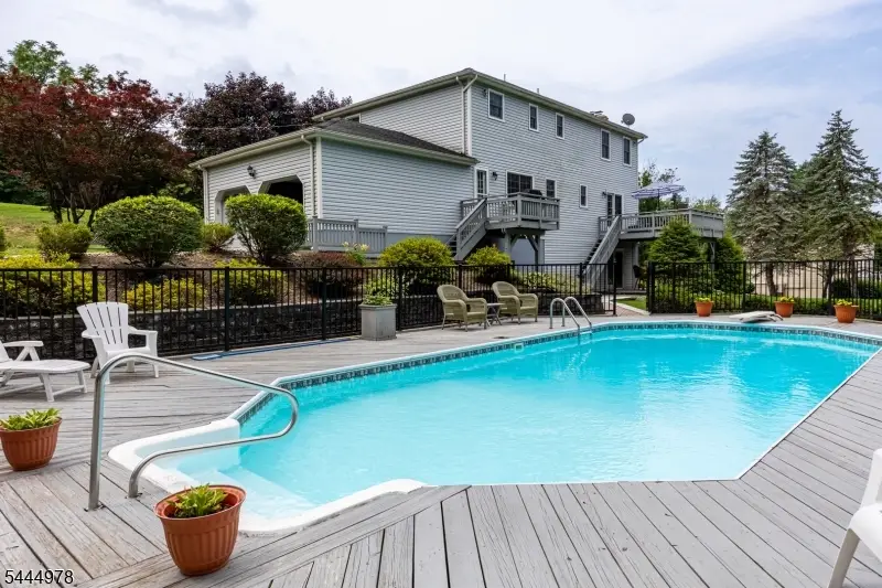 31 Stratfordshire Dr, Sussex, NJ 07461 - #3