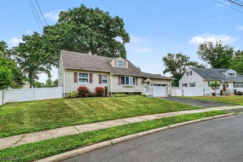 3 Darwin Rd, Franklin, NJ 08873 - #2