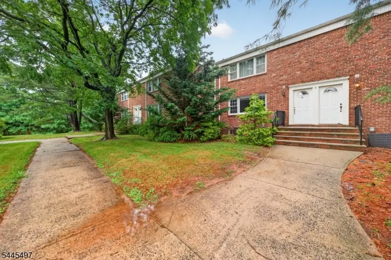 5 Stanford Dr, Finderne, NJ 08807 - #2