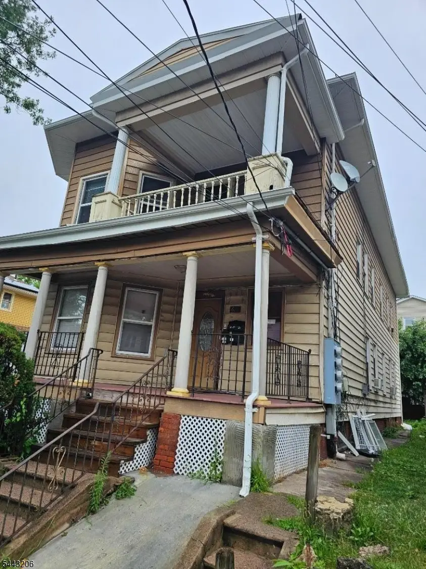 673 E 25th St, Paterson, NJ 07504 - #1