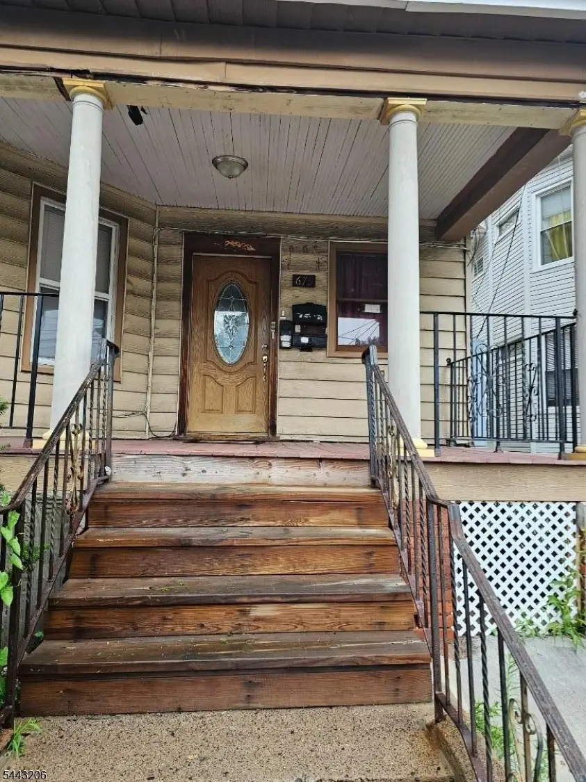 673 E 25th St, Paterson, NJ 07504 - #3