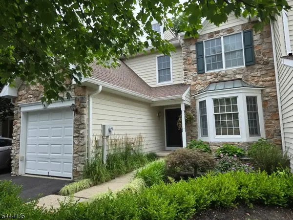 58 Patriot Hill Dr, Bernards Twp., NJ 07020
