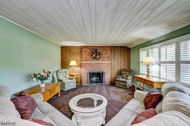 34 Lindstrom Dr, Hillsborough, NJ 08844 - #3