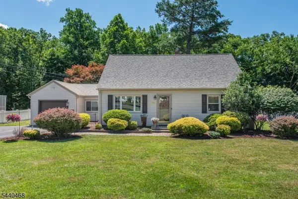 56 Village Dr, Wayne Twp., NJ 07470