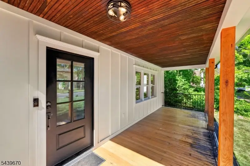 129 W Oak St, Basking Ridge, NJ 07920 - #3