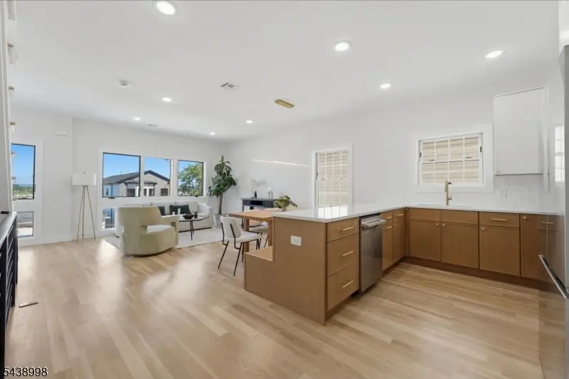 98 Western Ave, Jersey City, NJ 07307 - #3