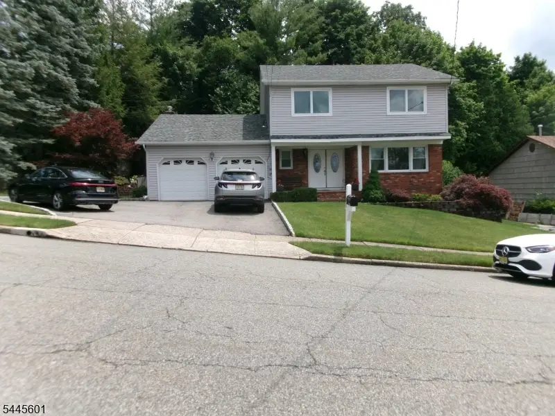 12 Wolfe Dr, Wanaque, NJ 07465 - #1