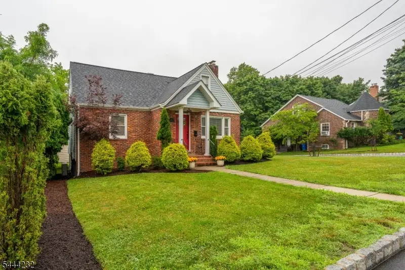 19 Robertson Rd, West Orange, NJ 07052 - #2