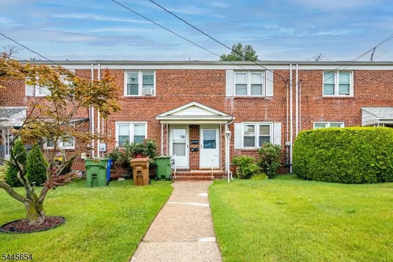 828 N Stiles St, Linden, NJ 07036 - #1