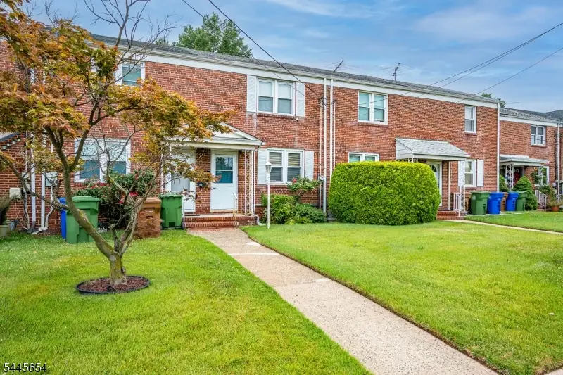 828 N Stiles St, Linden, NJ 07036 - #3