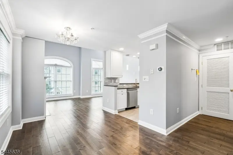 811 Donato Cir, Scotch Plains, NJ 07076 - #1