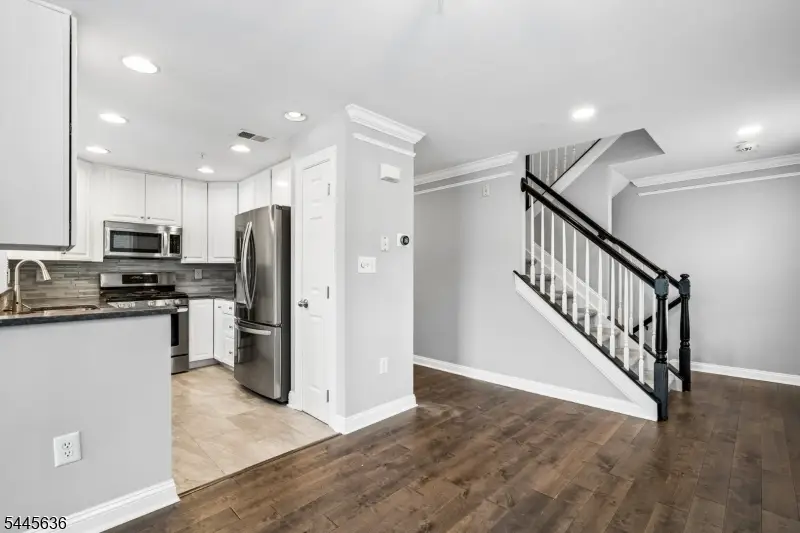 811 Donato Cir, Scotch Plains, NJ 07076 - #2