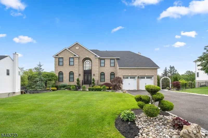 6 Christinalynn Dr, Monroe, NJ 08831 - #1
