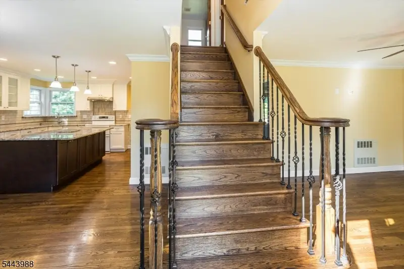 16 Chester Place, Chester, NJ 07930 - #3