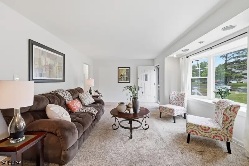 264 Vanderveer Rd, Bradley Gardens, NJ 08807 - #3
