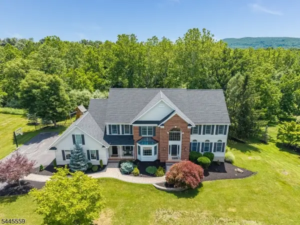 15 Chalfonte Dr, Clinton Twp., NJ 08833