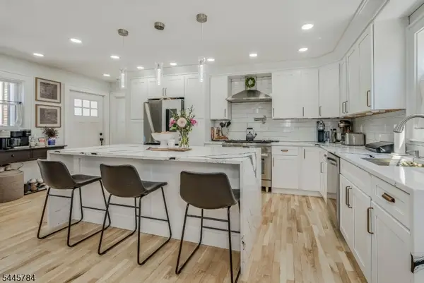 75 High St, Newton Town, NJ 07860