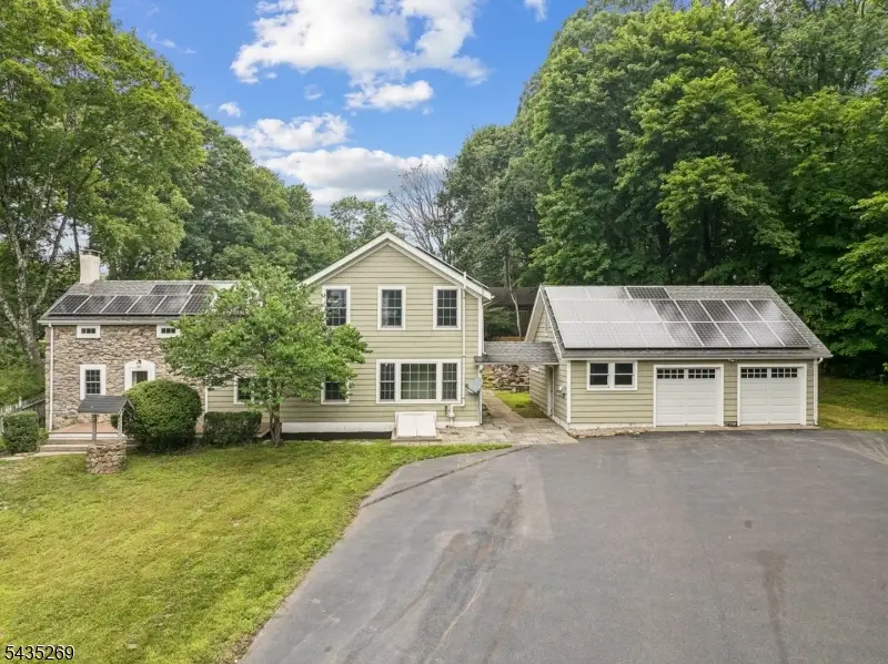 1034 Califon Cokesbury Rd, Tewksbury, NJ 08833 - #1
