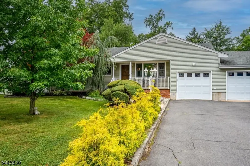 979 Wood Ave, Edison, NJ 08820 - #2
