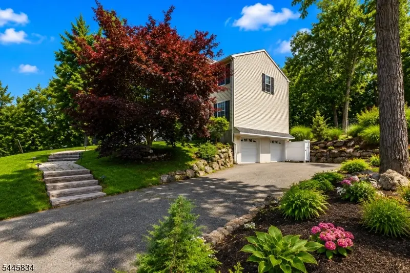 8 Cross Oak Ln, Macopin, NJ 07480 - #2