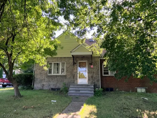 52 Lakeview Ave, Paterson City, NJ 07503