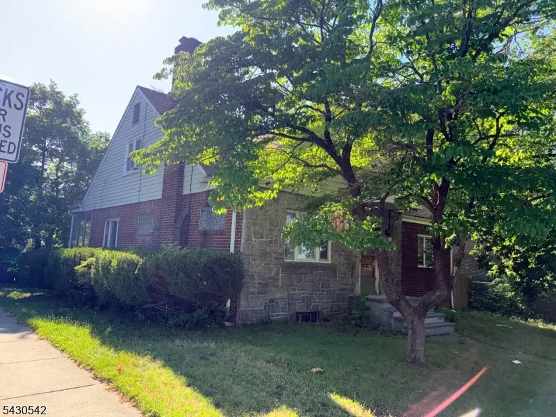 52 Lakeview Ave, Paterson, NJ 07503 - #2