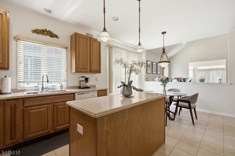 6 Delaware Crossing, Franklin, NJ 08873 - #3