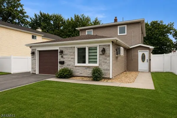 16 Adrian St, Pompton Lakes Boro, NJ 07442