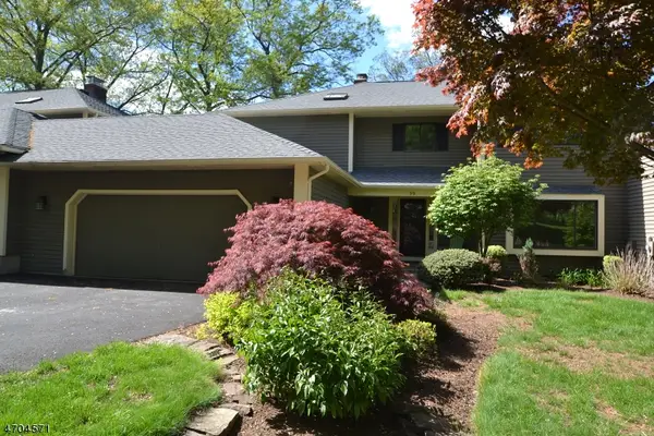 39 Hunters Circle, Tewksbury Twp., NJ 08833