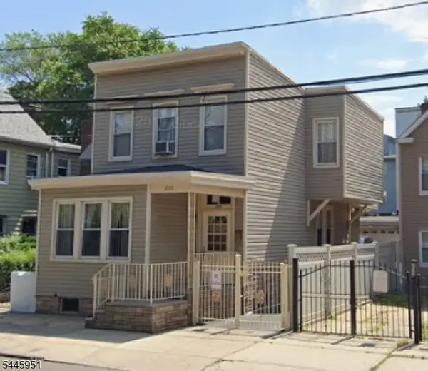 205 Lake St, Newark City, NJ 07104