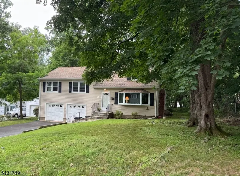 16 Trowbridge Rd, Morris Plains, NJ 07950 - #1