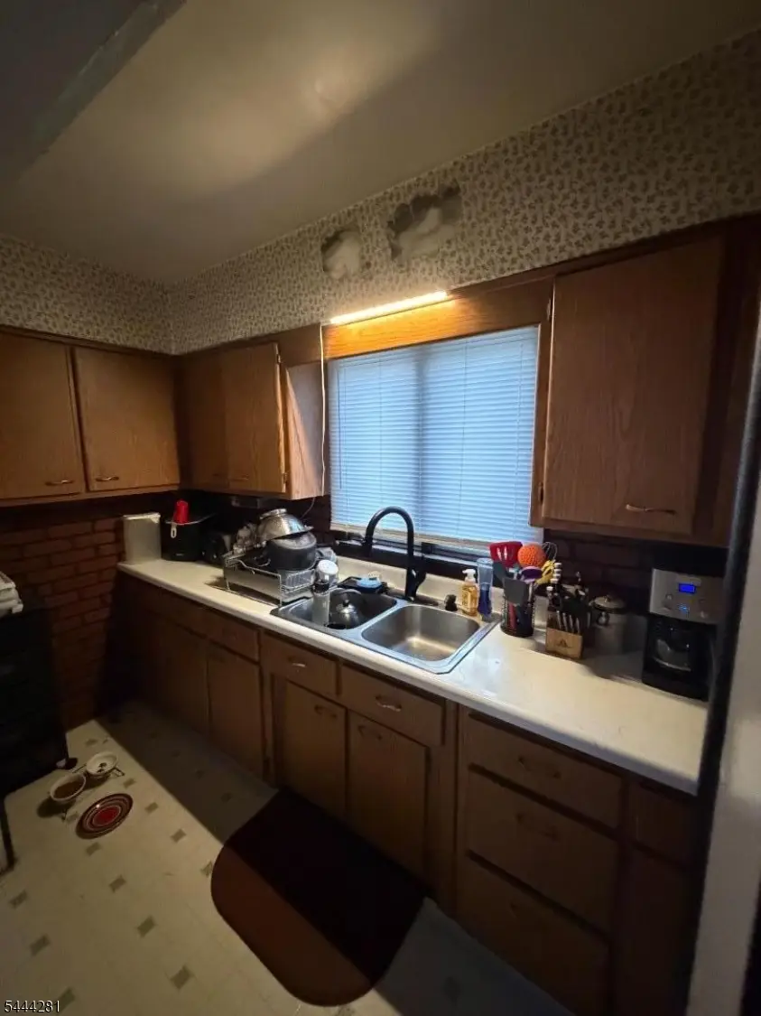 9 Chestnut St, Sussex, NJ 07461 - #3