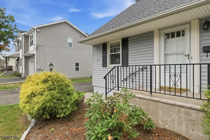 124 Rivervale Rd, River Vale, NJ 07675 - #3